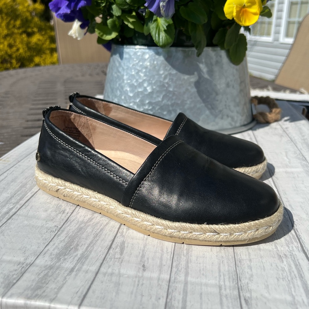 Black Leather Espadrille Slip-On Shoes - Women - Picture 3 of 14